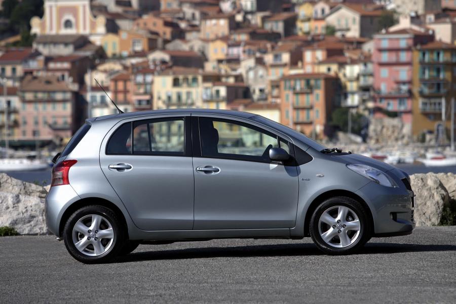 Toyota Yaris 2005 года  (фото 99 из 165)